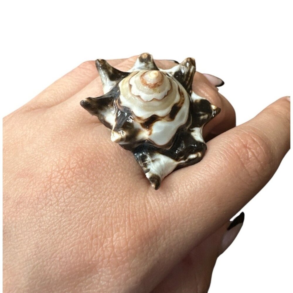 Vintage Carved Real Seashell Statement Ring Piece Size 9